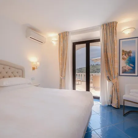 Grand Le Rocce Hotel