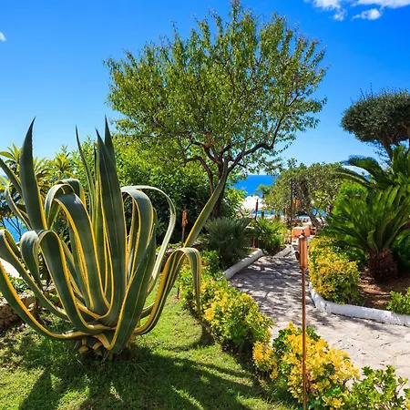 Grand Le Rocce Hotel