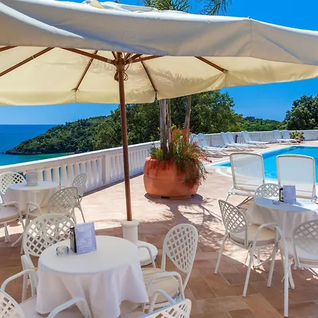 Grand Le Rocce Hotel