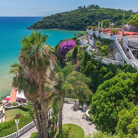 Grand Le Rocce Отель