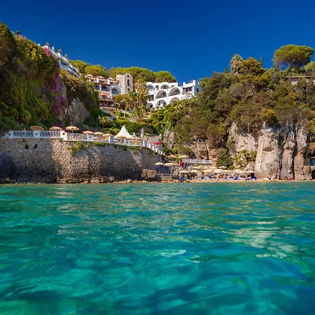 Отель Grand Le Rocce