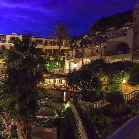 Отель Grand Le Rocce 4*