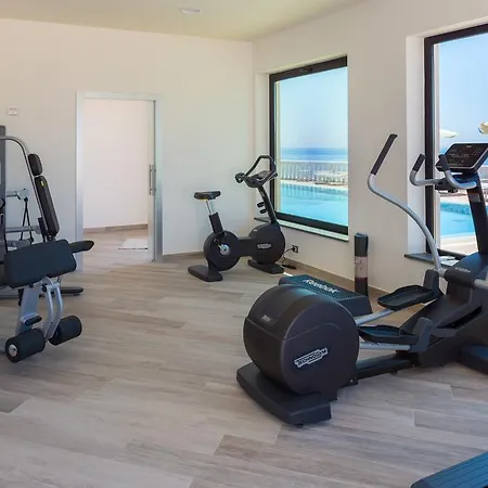 Отель Grand Le Rocce 4*