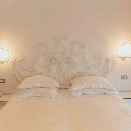 Grand Le Rocce Hotel